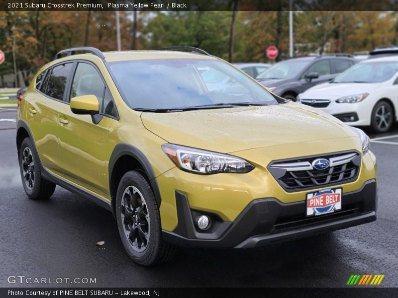 Front 3/4 View of 2021 Crosstrek Premium