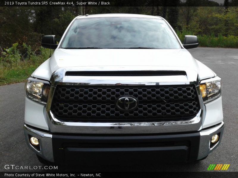 Super White / Black 2019 Toyota Tundra SR5 CrewMax 4x4