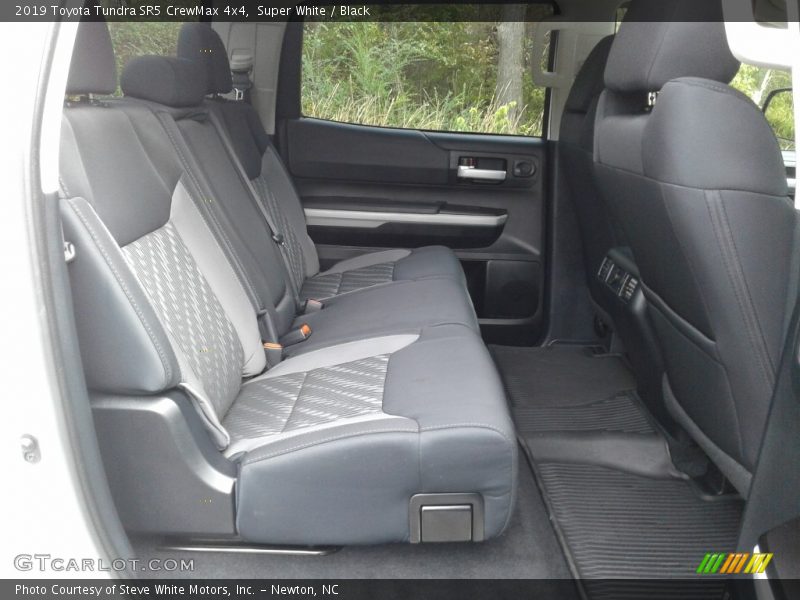 Super White / Black 2019 Toyota Tundra SR5 CrewMax 4x4