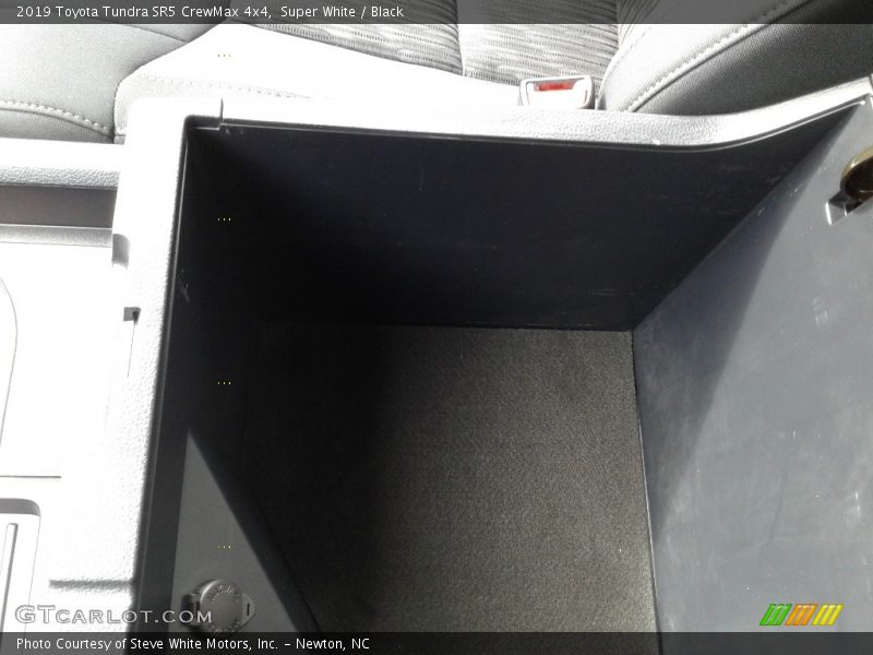 Super White / Black 2019 Toyota Tundra SR5 CrewMax 4x4