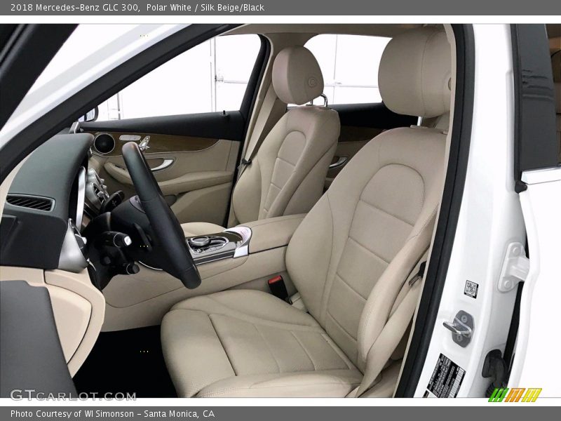 Polar White / Silk Beige/Black 2018 Mercedes-Benz GLC 300