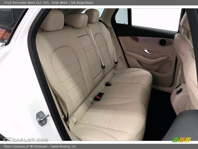 Polar White / Silk Beige/Black 2018 Mercedes-Benz GLC 300