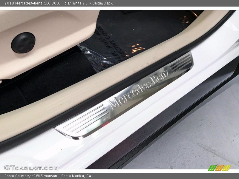 Polar White / Silk Beige/Black 2018 Mercedes-Benz GLC 300
