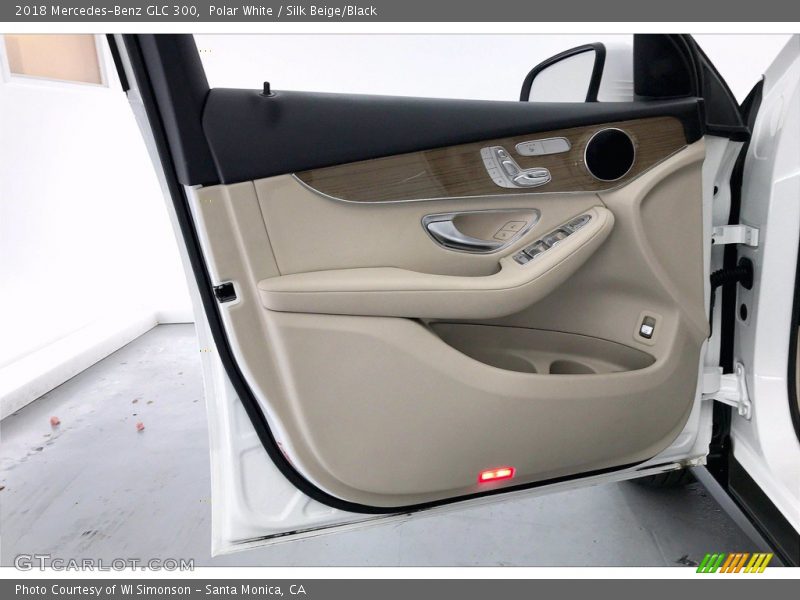 Polar White / Silk Beige/Black 2018 Mercedes-Benz GLC 300