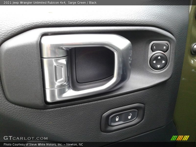 Controls of 2021 Wrangler Unlimited Rubicon 4x4