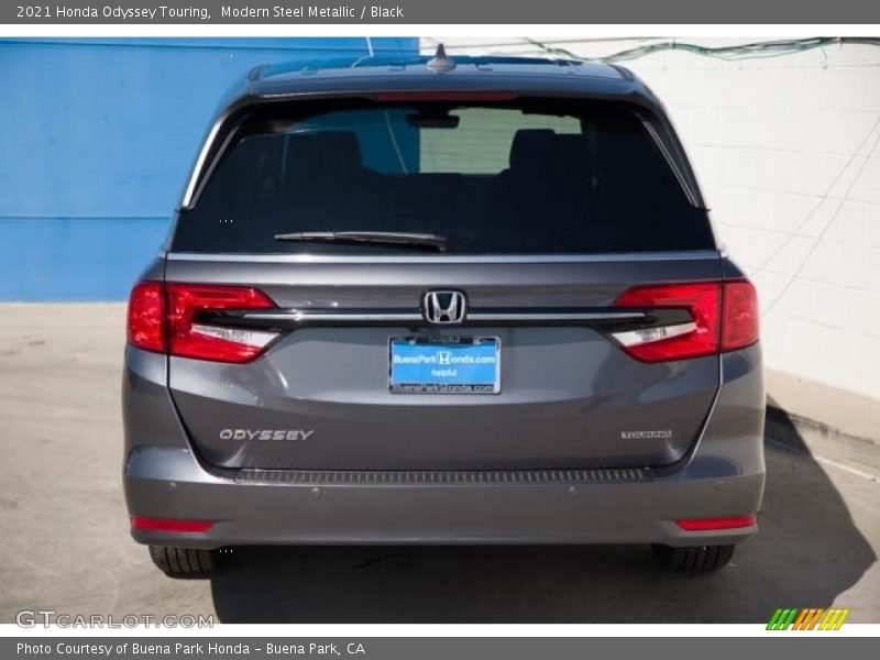 Modern Steel Metallic / Black 2021 Honda Odyssey Touring