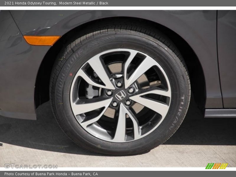 Modern Steel Metallic / Black 2021 Honda Odyssey Touring