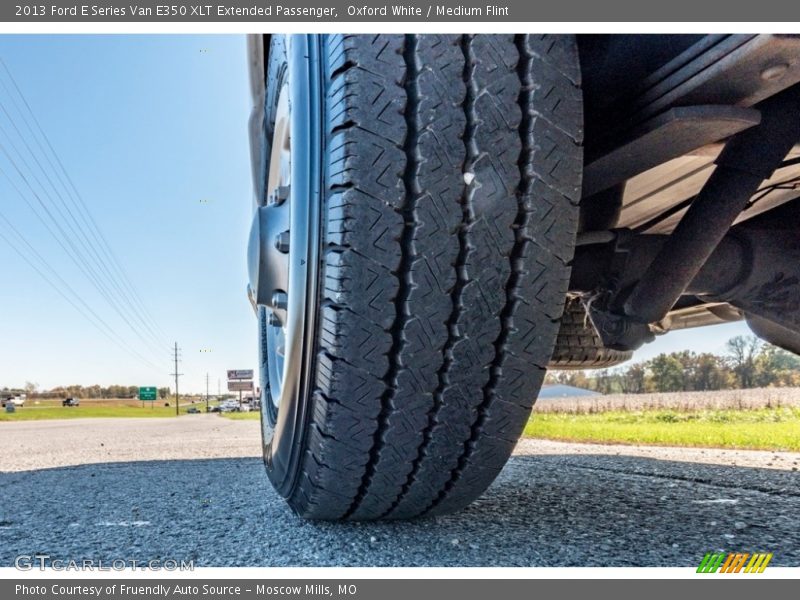 Oxford White / Medium Flint 2013 Ford E Series Van E350 XLT Extended Passenger