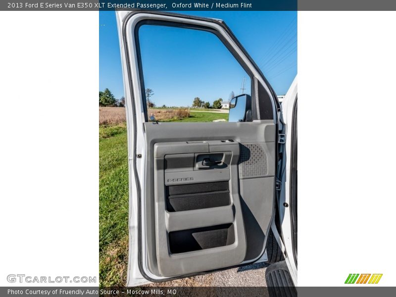 Oxford White / Medium Flint 2013 Ford E Series Van E350 XLT Extended Passenger