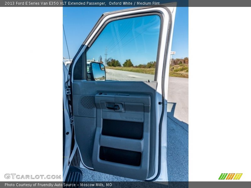 Oxford White / Medium Flint 2013 Ford E Series Van E350 XLT Extended Passenger