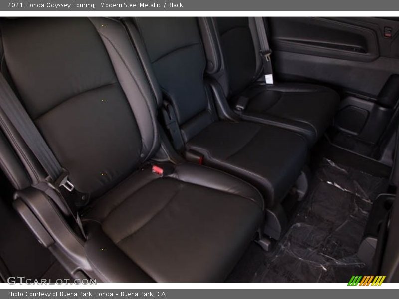 Modern Steel Metallic / Black 2021 Honda Odyssey Touring