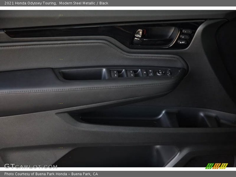 Modern Steel Metallic / Black 2021 Honda Odyssey Touring