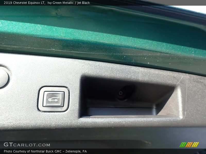 Ivy Green Metallic / Jet Black 2019 Chevrolet Equinox LT