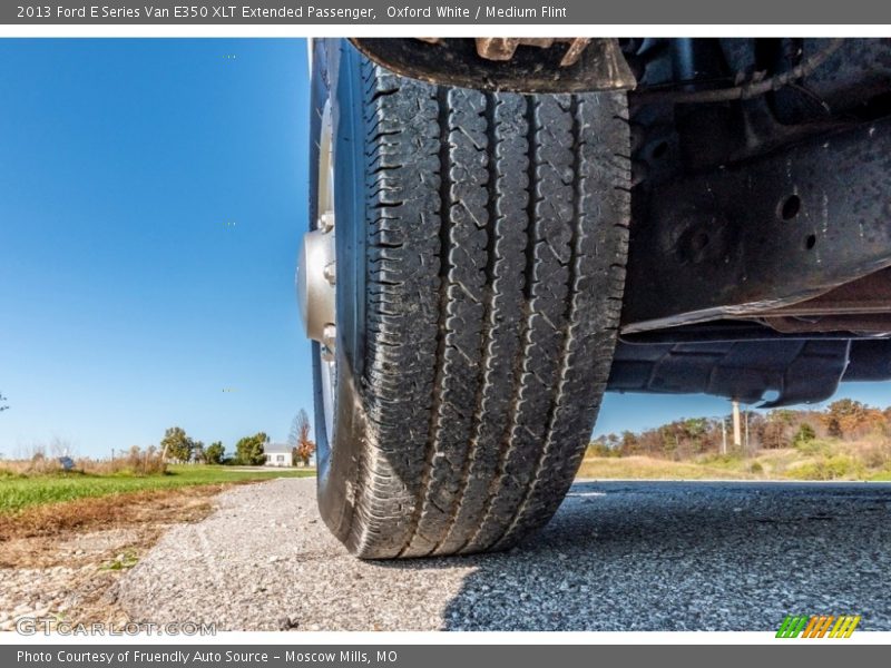 Oxford White / Medium Flint 2013 Ford E Series Van E350 XLT Extended Passenger
