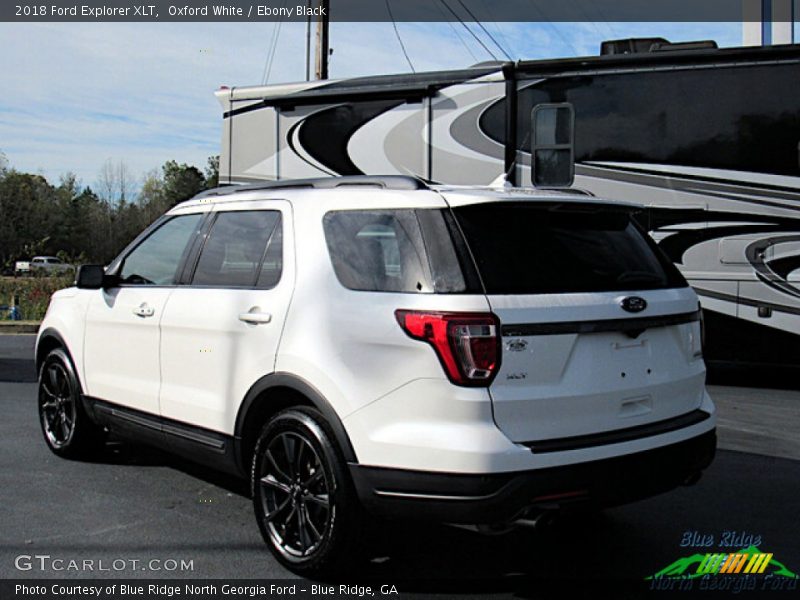 Oxford White / Ebony Black 2018 Ford Explorer XLT