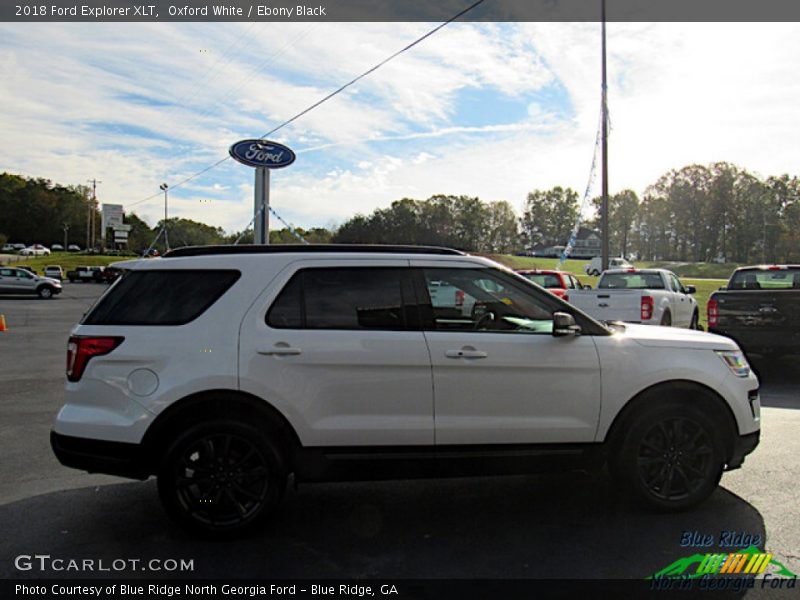 Oxford White / Ebony Black 2018 Ford Explorer XLT