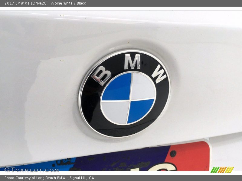 Alpine White / Black 2017 BMW X1 sDrive28i