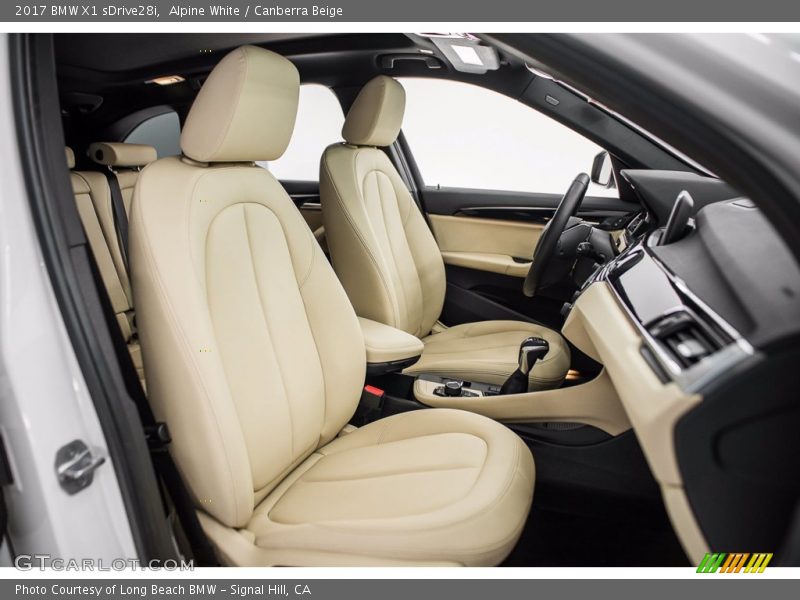 Alpine White / Canberra Beige 2017 BMW X1 sDrive28i