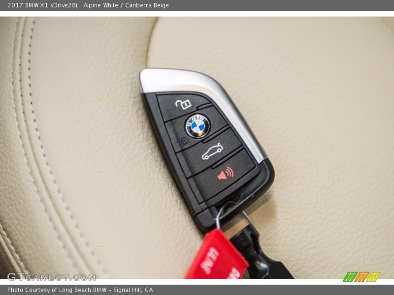 Alpine White / Canberra Beige 2017 BMW X1 sDrive28i