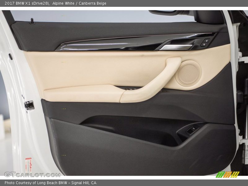 Alpine White / Canberra Beige 2017 BMW X1 sDrive28i