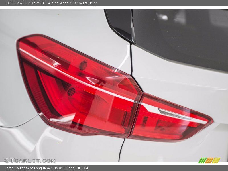 Alpine White / Canberra Beige 2017 BMW X1 sDrive28i