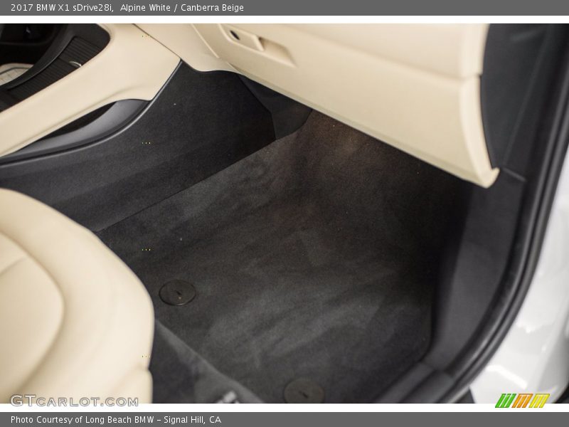 Alpine White / Canberra Beige 2017 BMW X1 sDrive28i