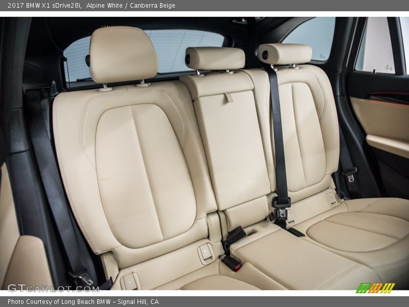 Alpine White / Canberra Beige 2017 BMW X1 sDrive28i