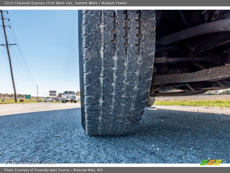 Summit White / Medium Pewter 2010 Chevrolet Express 2500 Work Van
