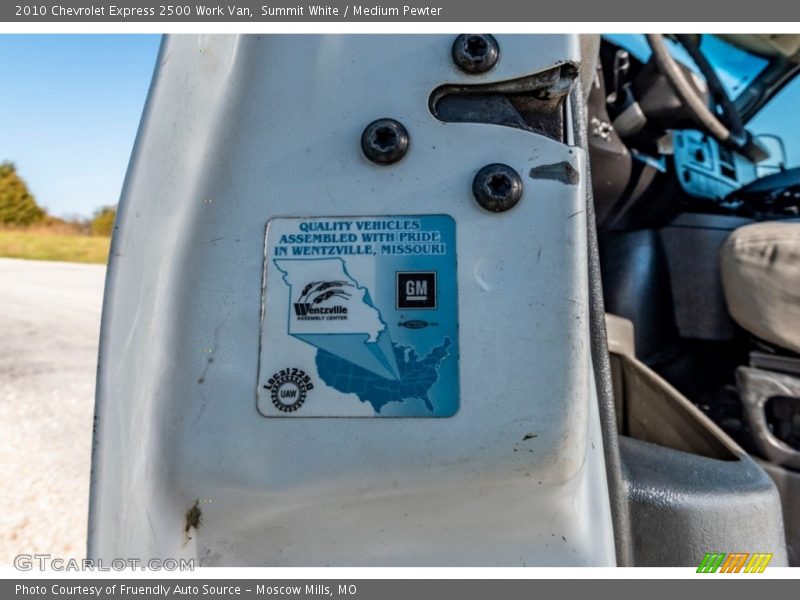 Summit White / Medium Pewter 2010 Chevrolet Express 2500 Work Van