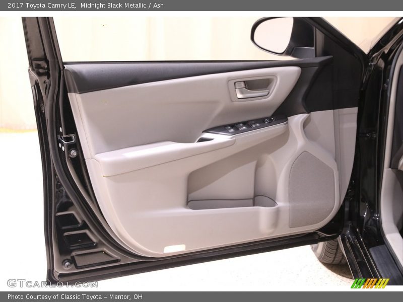 Midnight Black Metallic / Ash 2017 Toyota Camry LE