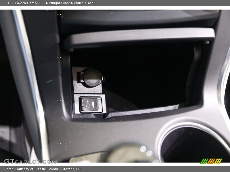 Midnight Black Metallic / Ash 2017 Toyota Camry LE
