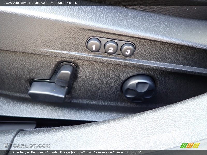 Alfa White / Black 2020 Alfa Romeo Giulia AWD