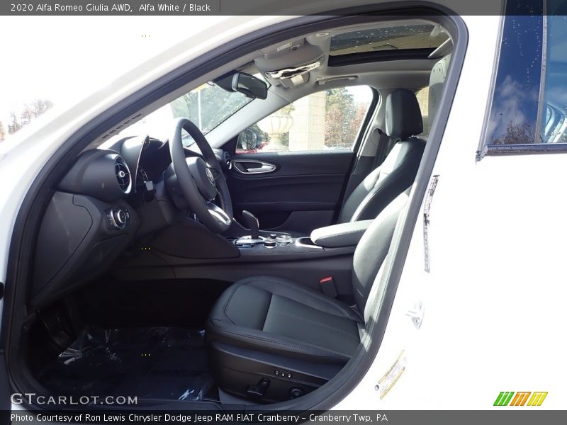 Alfa White / Black 2020 Alfa Romeo Giulia AWD