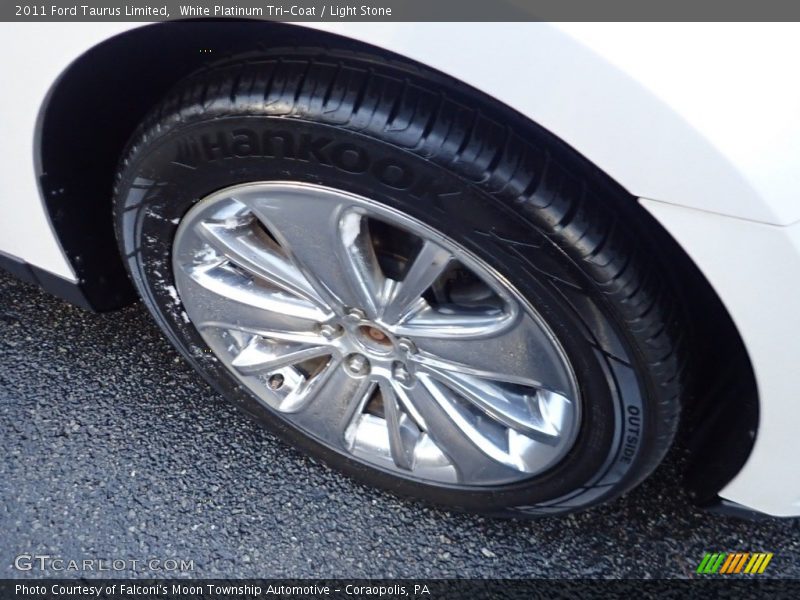 White Platinum Tri-Coat / Light Stone 2011 Ford Taurus Limited