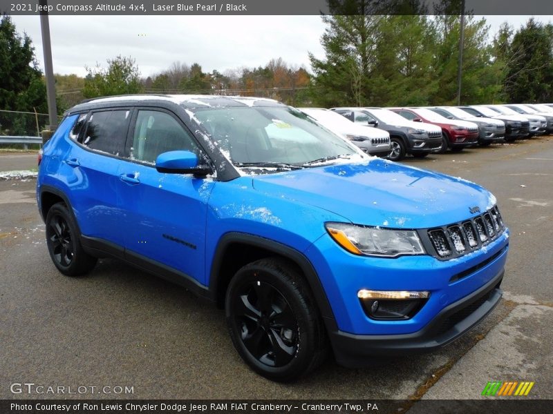 Front 3/4 View of 2021 Compass Altitude 4x4