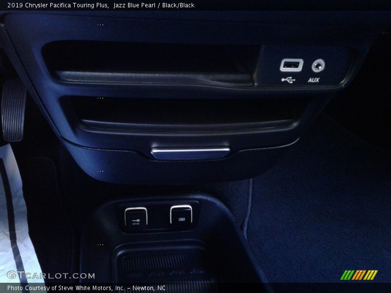 Jazz Blue Pearl / Black/Black 2019 Chrysler Pacifica Touring Plus