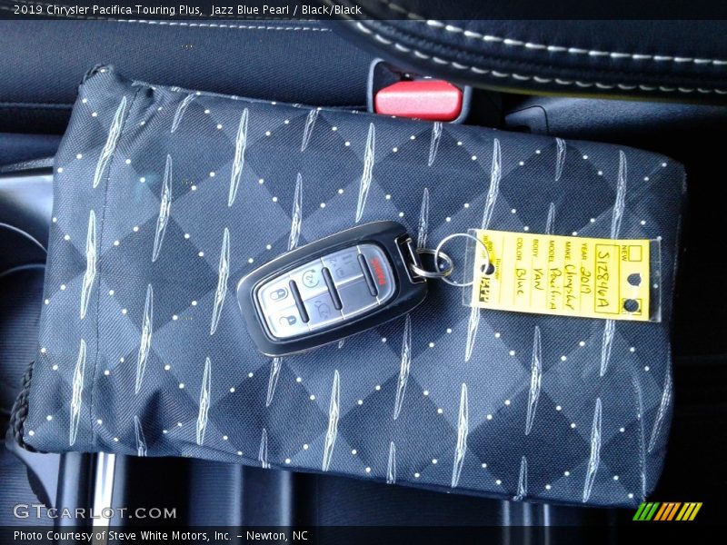 Jazz Blue Pearl / Black/Black 2019 Chrysler Pacifica Touring Plus