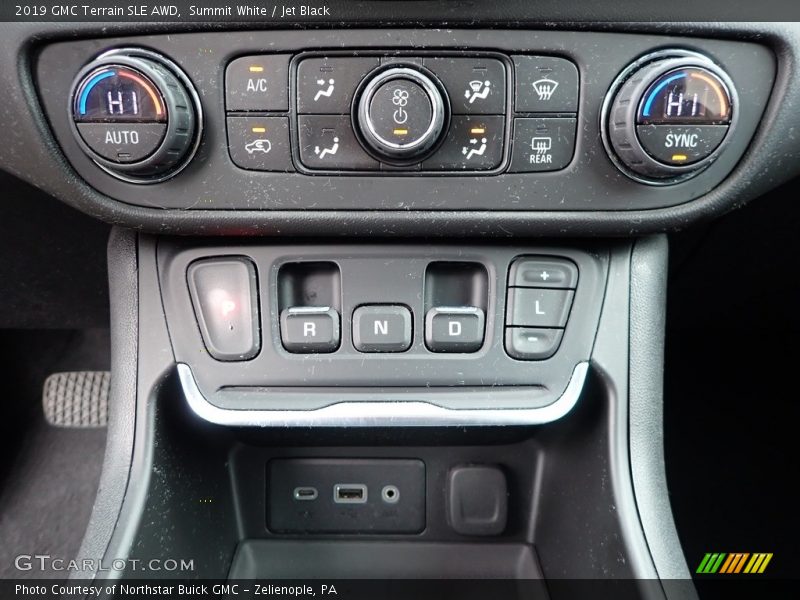 Summit White / Jet Black 2019 GMC Terrain SLE AWD