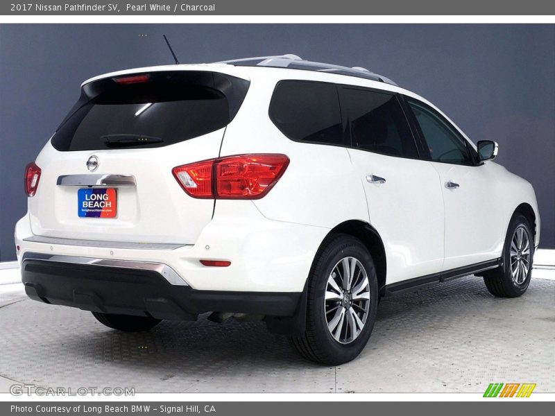 Pearl White / Charcoal 2017 Nissan Pathfinder SV