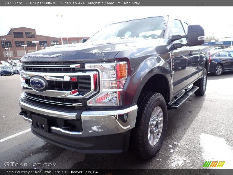 Magnetic / Medium Earth Gray 2020 Ford F250 Super Duty XLT SuperCab 4x4