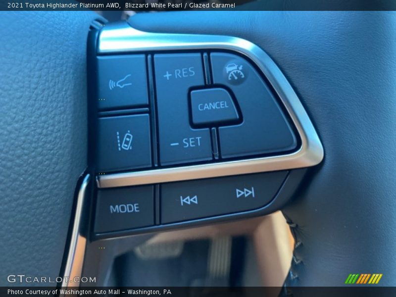  2021 Highlander Platinum AWD Steering Wheel