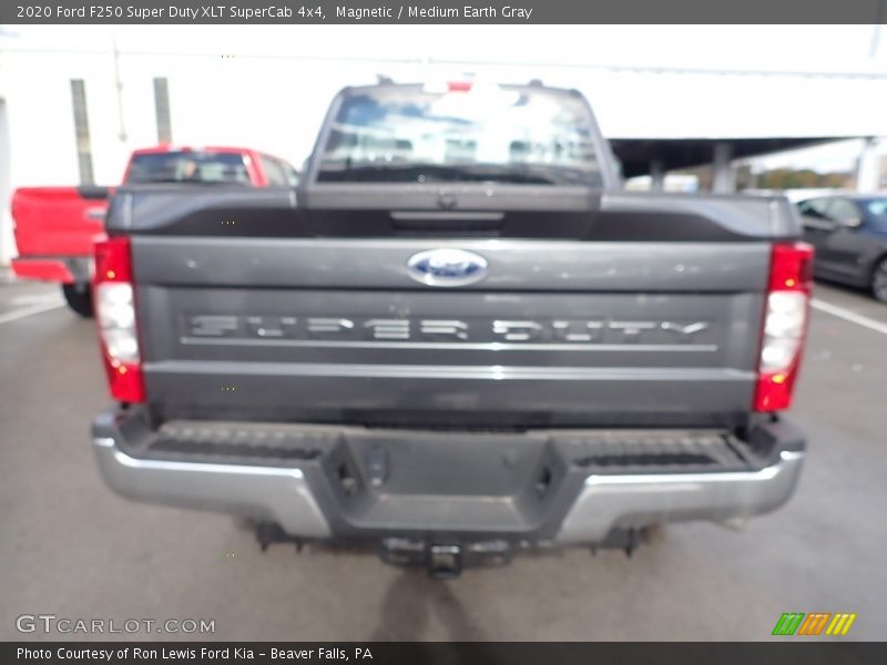 Magnetic / Medium Earth Gray 2020 Ford F250 Super Duty XLT SuperCab 4x4