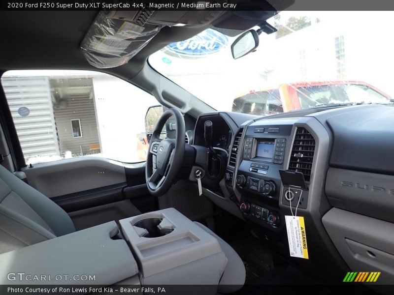 Magnetic / Medium Earth Gray 2020 Ford F250 Super Duty XLT SuperCab 4x4