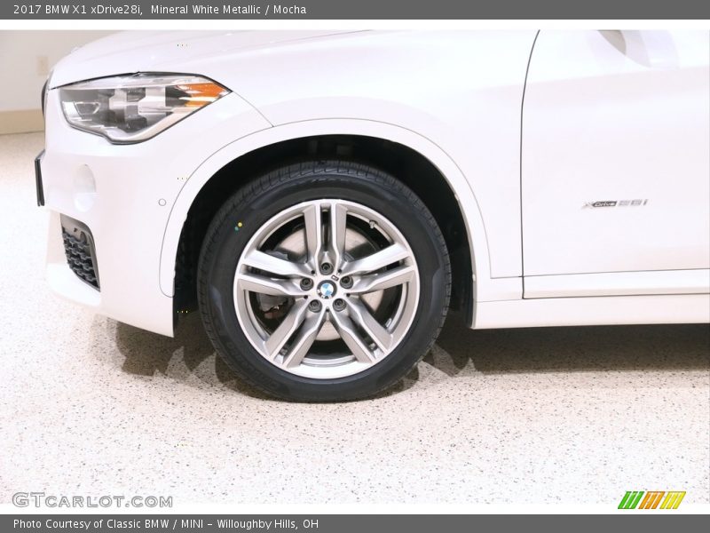 Mineral White Metallic / Mocha 2017 BMW X1 xDrive28i