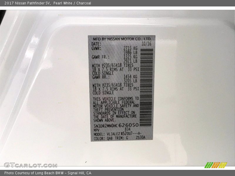 Pearl White / Charcoal 2017 Nissan Pathfinder SV