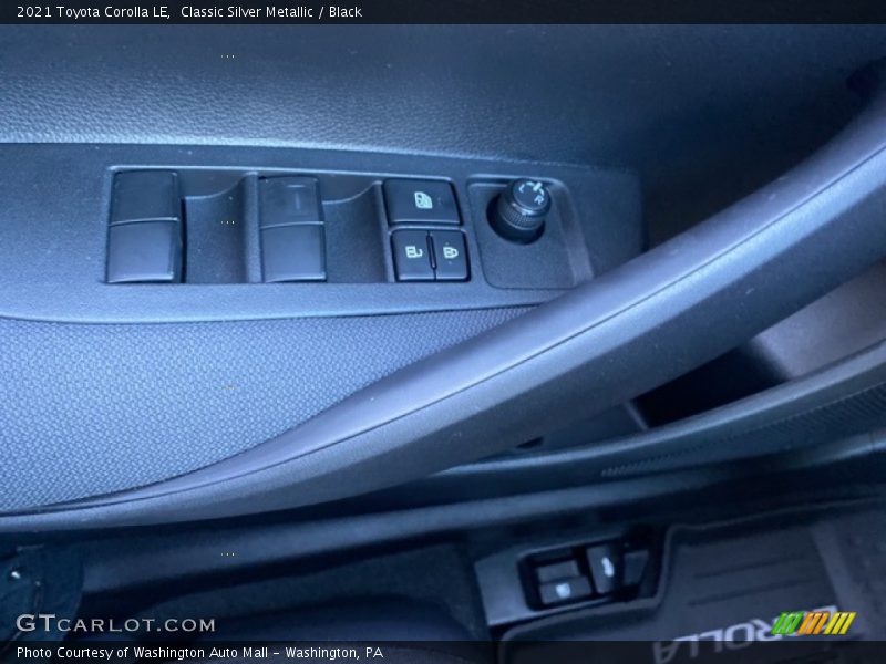 Classic Silver Metallic / Black 2021 Toyota Corolla LE