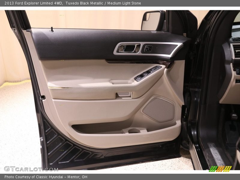 Tuxedo Black Metallic / Medium Light Stone 2013 Ford Explorer Limited 4WD
