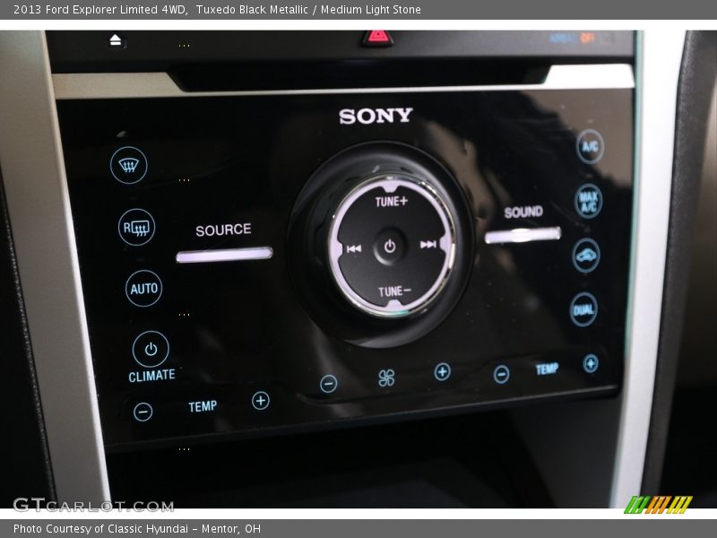 Tuxedo Black Metallic / Medium Light Stone 2013 Ford Explorer Limited 4WD