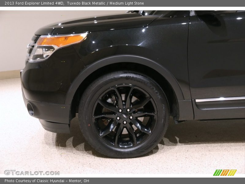 Tuxedo Black Metallic / Medium Light Stone 2013 Ford Explorer Limited 4WD