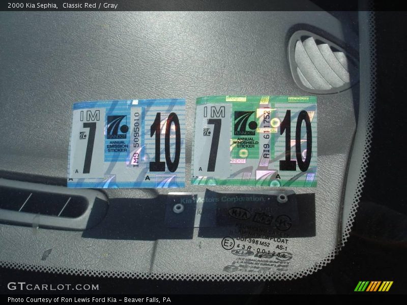 Classic Red / Gray 2000 Kia Sephia